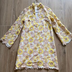 Sail to Sable Yellow & Cream Floral Lace caftan size xs never worn